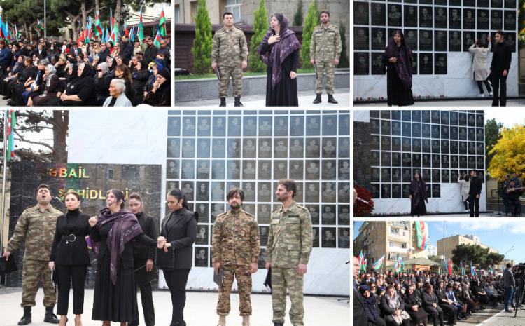 Akademik Musiqili Teatrın aktyorları "Səbail Şəhidləri" abidə - kompleksinin açılışında - VİDEO