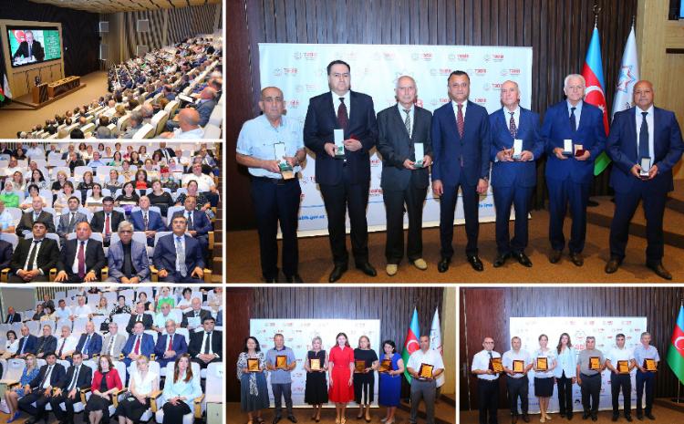 Prezidentin sərəncamı ilə təltif edilən tibb işçilərinə mükafatları təqdim olunub 