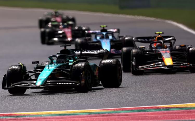 Ferstappen Formula 1 Belçika Qran-Prisində sprint yarışının qalibi oldu 