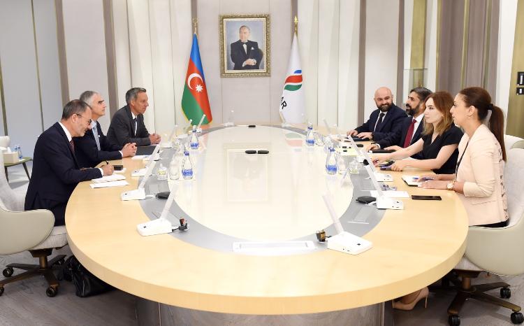 SOCAR-ın prezidenti "TotalEnergies" şirkətinin baş vitse-prezidenti ilə görüşüb 