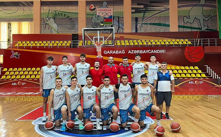Basketbol üzrə U-18 millimiz Avropa çempionatında mübarizəyə başlayır 