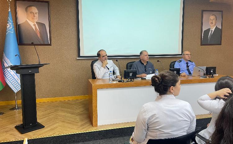 Mərkəzi Gömrük Hospitalında Tibbi Şuranın iclası keçirilib 