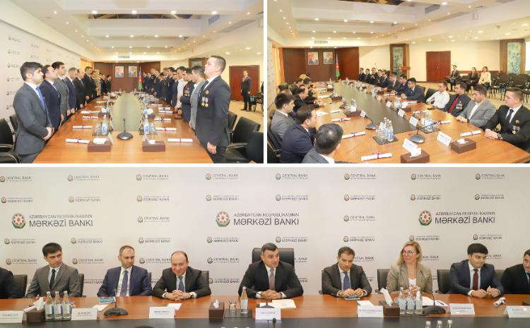 Mərkəzi Bankda Vətən Müharibəsinin iştirakçısı olan 19 nəfər əməkdaşla görüş keçirilib 