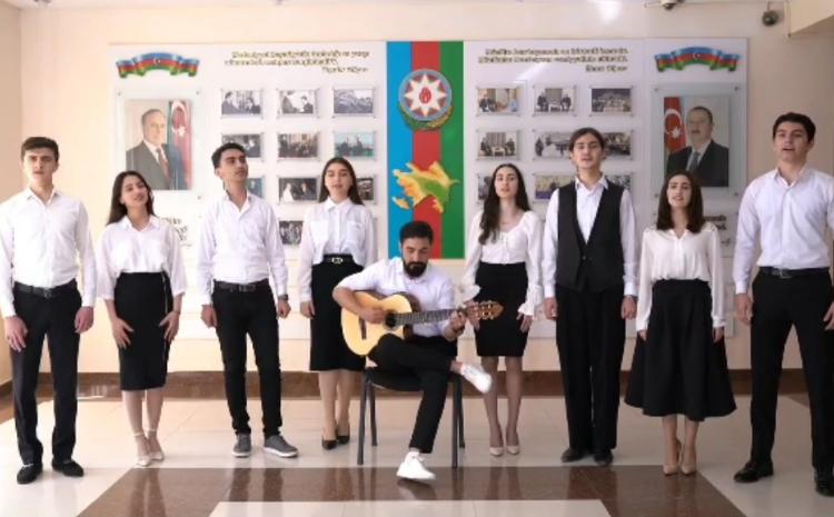 ADMİU nəzdində Humanitar Kollecin tələbələri "Feda Türkiyəm" adlı musiqi nömrəsi ilə qardaş ölkəni təbrik edib - VİDEO