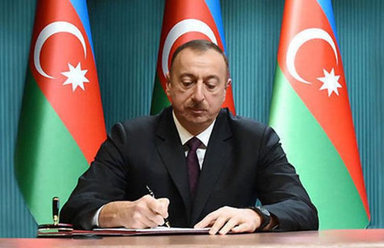 Hərbi qulluqçuların aylıq vəzifə maaşları artırıldı 