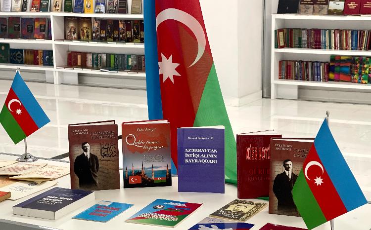 Mərkəzi Elmi Kitabxanada Dövlət  Bayrağı və Konstitusiya Günləri ilə əlaqəli kitab sərgisi keçirilir 