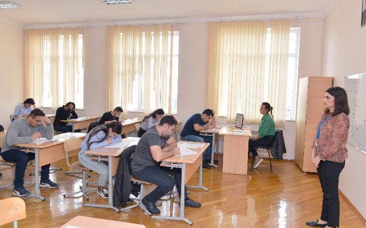 Dövlət vergi orqanlarına işə qəbul müsabiqəsinin test imtahanı keçirilib 