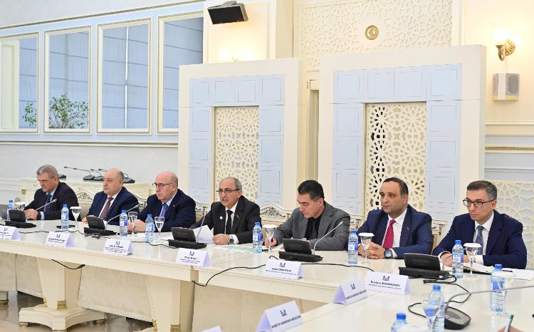 Milli Məclisdə “Qərbi Azərbaycana təhlükəsiz və ləyaqətli qayıdış” mövzusunda ictimai dinləmə keçirilib 