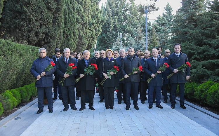 BMU Kollektivi Ulu Öndər Heydər Əliyevin xatirəsini yad etdi 