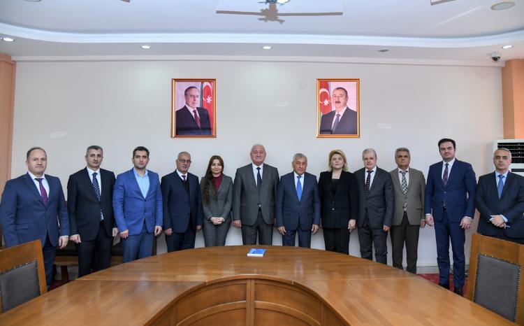 Elm və Təhsil Nazirliyi yanında İctimai Şuranın üzvləri BMU-da olublar 