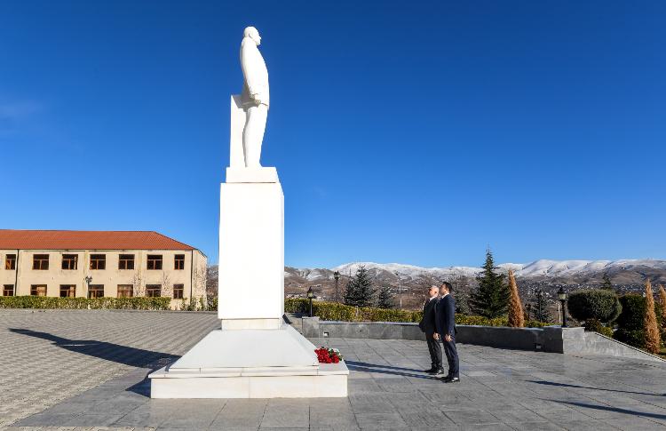 “Azərişıq” ASC-nin sədri Vüqar Əhmədov Gədəbəydə vətəndaşları qəbul edib 