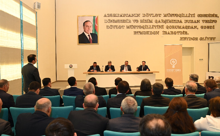 “Azərişıq” ASC-nin nümayəndələri Naftalanda sahibkarlarla görüş keçirib 