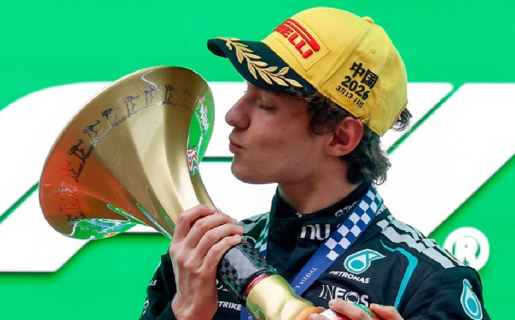 Kimi Antonelli Claims Maiden Victory at Dramatic Chinese Grand Prix 