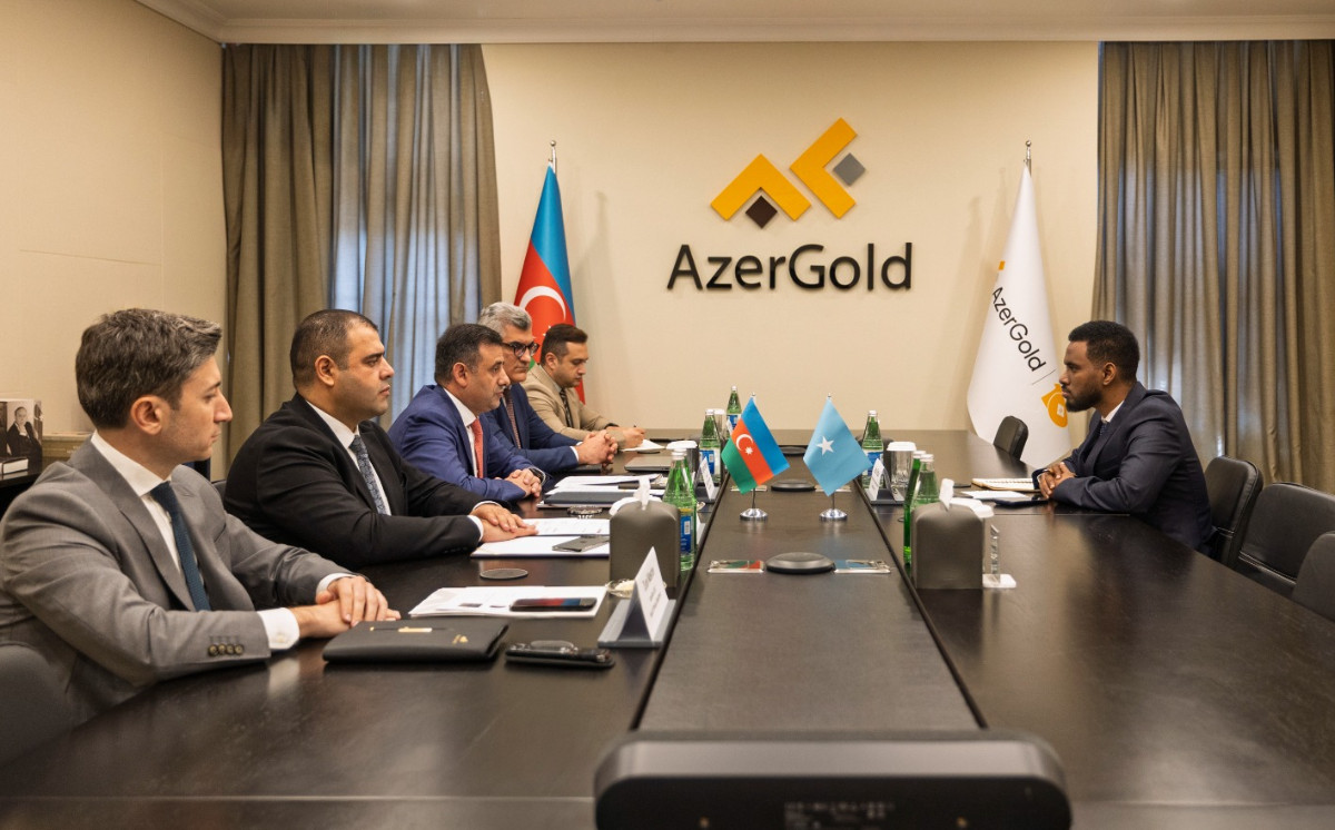 A meeting was held at "AzerGold" CJSC with the Director General of Somali Development and Reconstruction Bank 