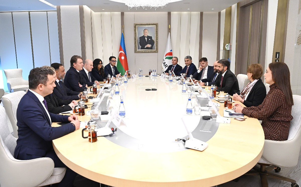 SOCAR President Meets with SLB Executive Vice President 