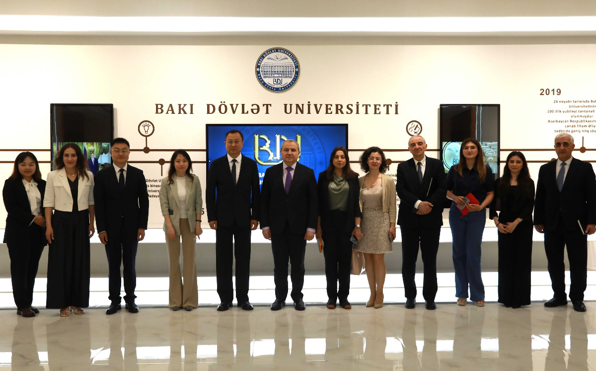 Delegation from Xi'an Shiyou University Visits Baku State University 