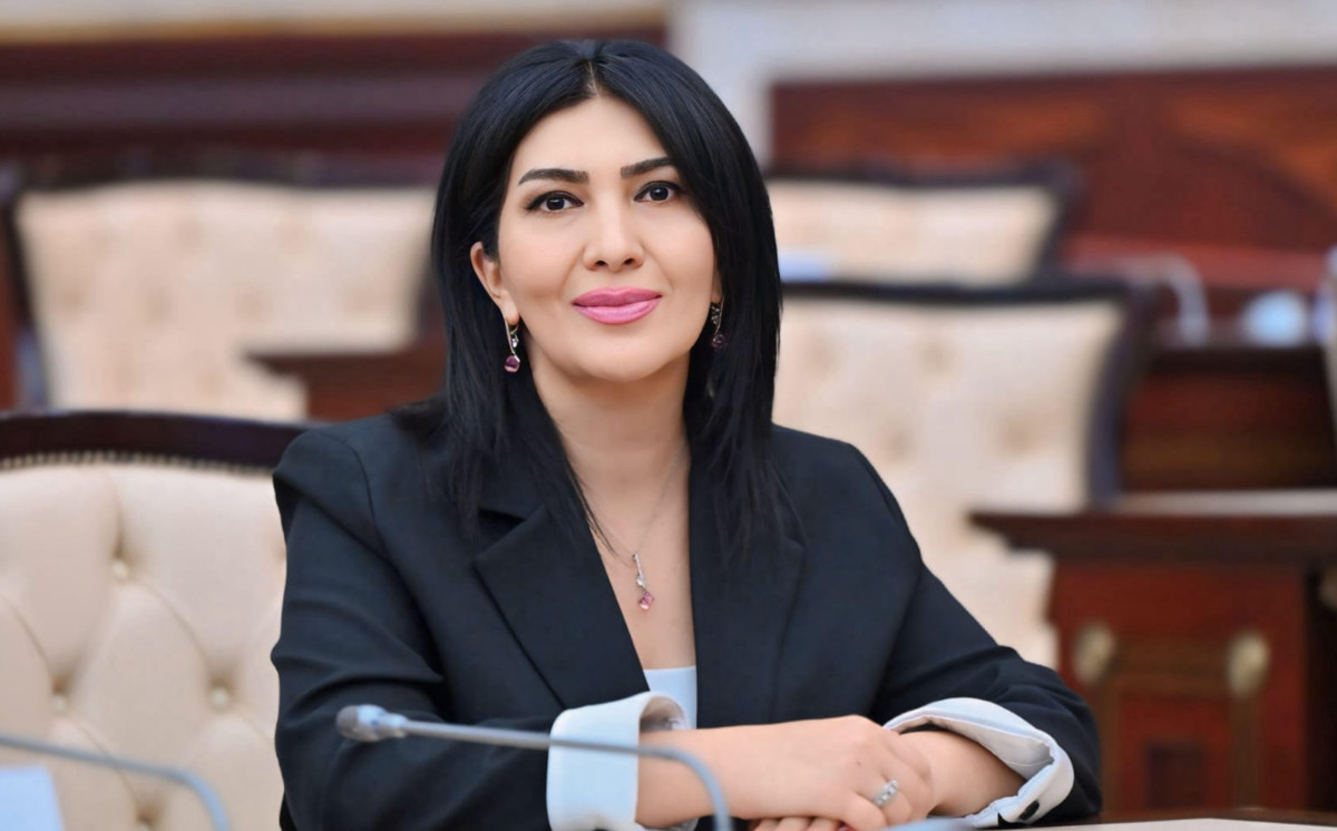 Tarixin susduğu yerdə bayraq danışdı 