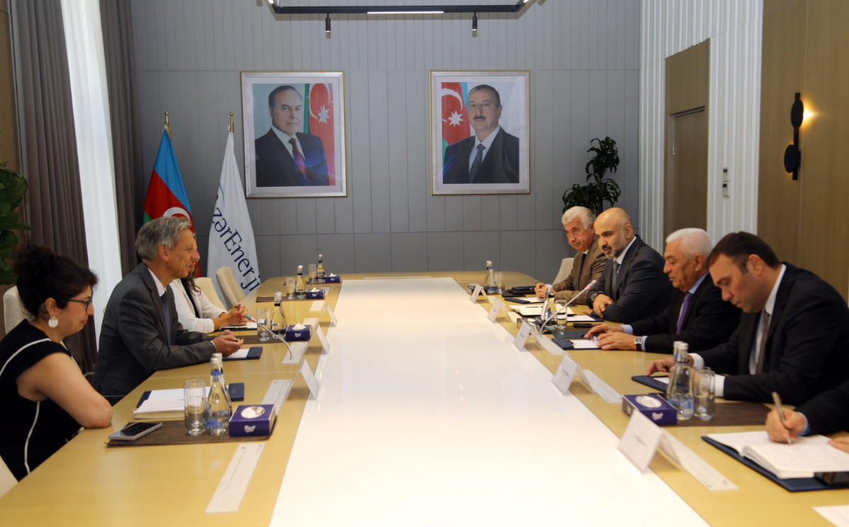 “AzərEnerji” və “TotalEnergies” arasında əməkdaşlıq məsələləri müzakirə olunub 