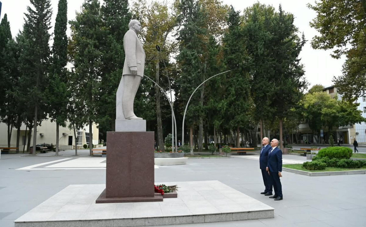 “Azərişıq” ASC-nin sədri Vüqar Əhmədov Goranboy, Mingəçevir və Yevlaxdan olan sakinlərlə görüşüb 