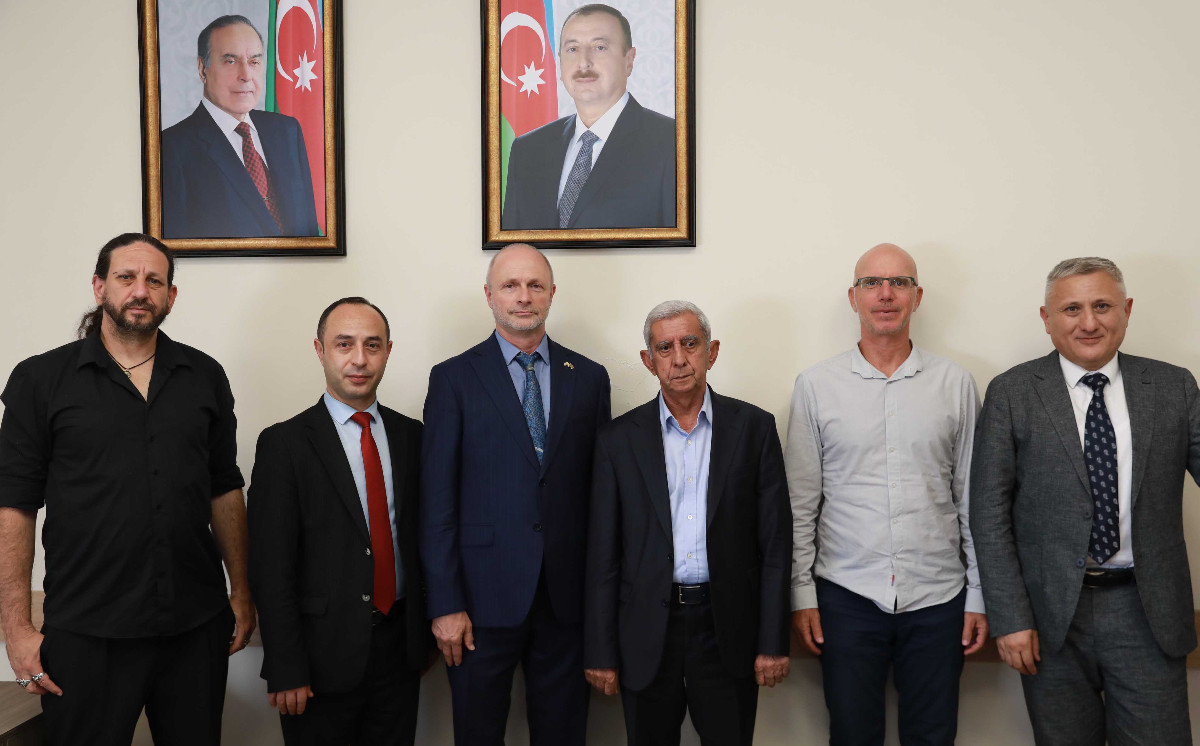 BDU-da süni intellektin təhsildə tətbiqi müzakirə olunub 